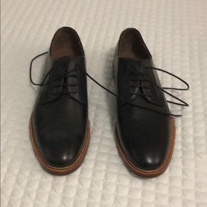 NWT Gordon Rush 9.5W Black with brown dress shoes